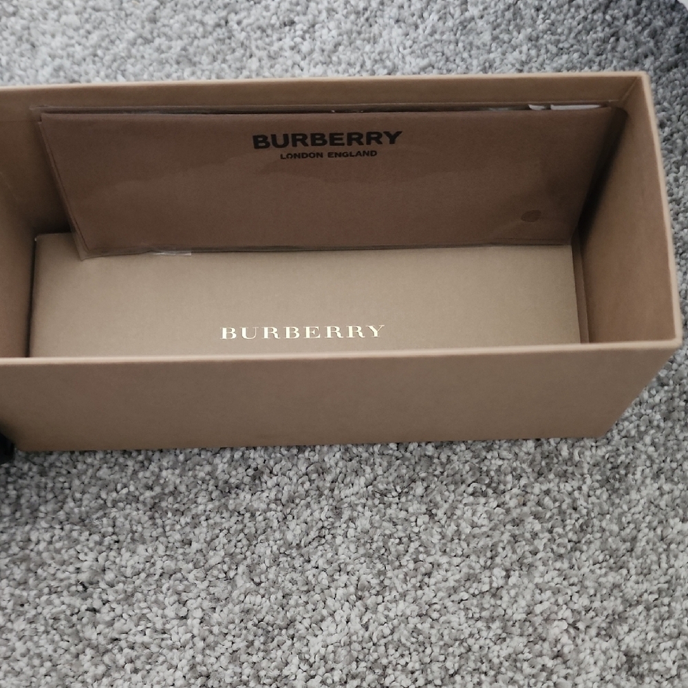 Plaid Cat-Eye Sunglasses- Burberry - Picture 7 of 9